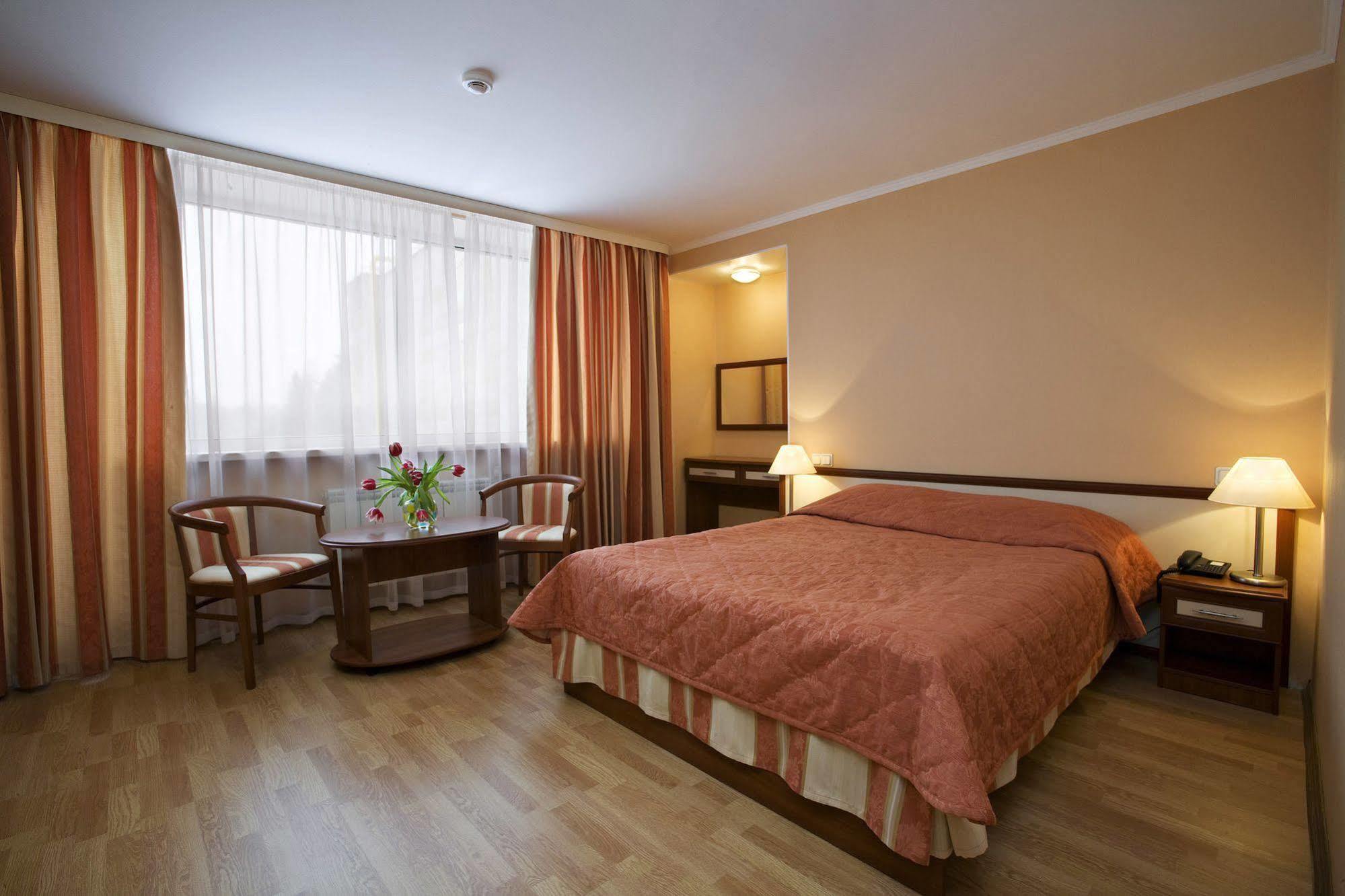 Park Hotel Puszkin Zewnętrze zdjęcie